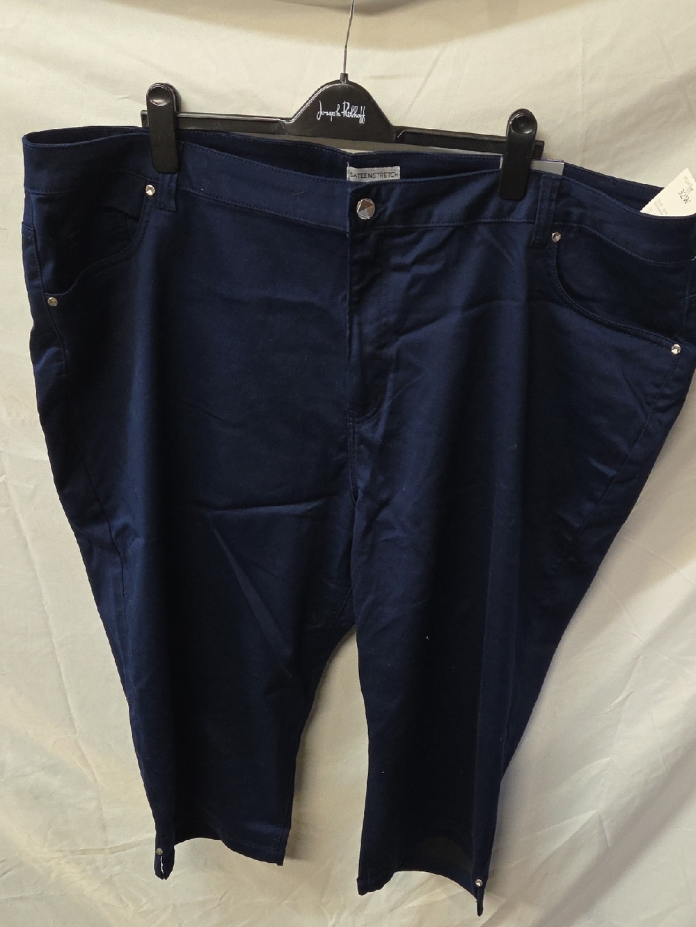 Catherines Navy Blue Capris- Stretch 32W